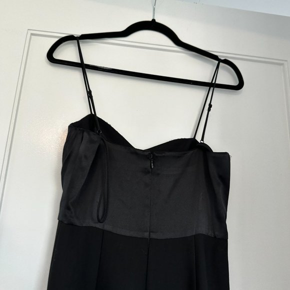 NWOT Cinq à Sept Drape Evening Long Gown Ruffled Crystal Embellished Sz 4 Black - Picture 9 of 10